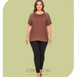 Blusa Plus Size Marrom Escuro com Aplique de Brilho nas Mangas