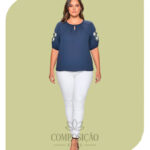 Blusa Plus Size Viscolinho Bordado Floral Azul Marinho